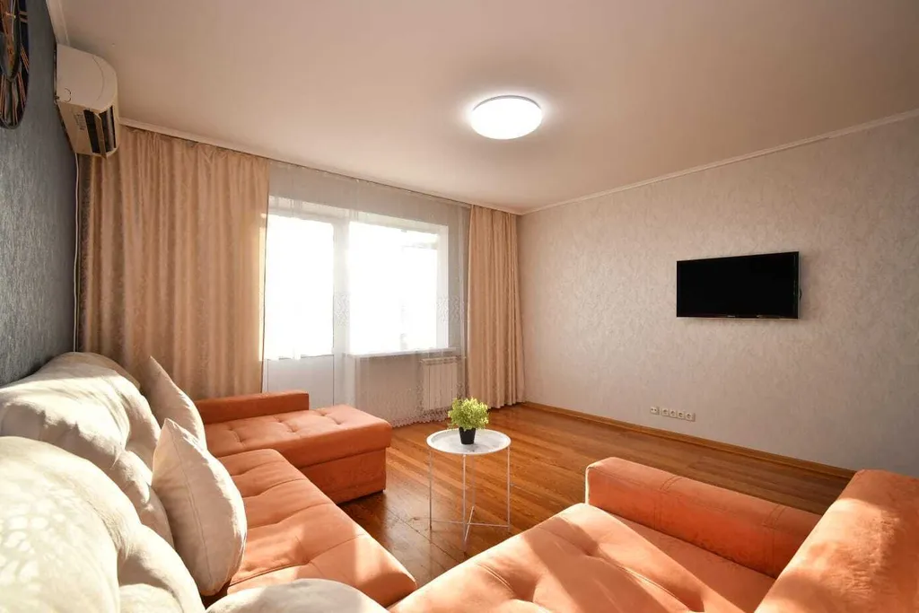 2-к. квартира "Orange" Вместительная двухкомнатная квартира на Взлетке