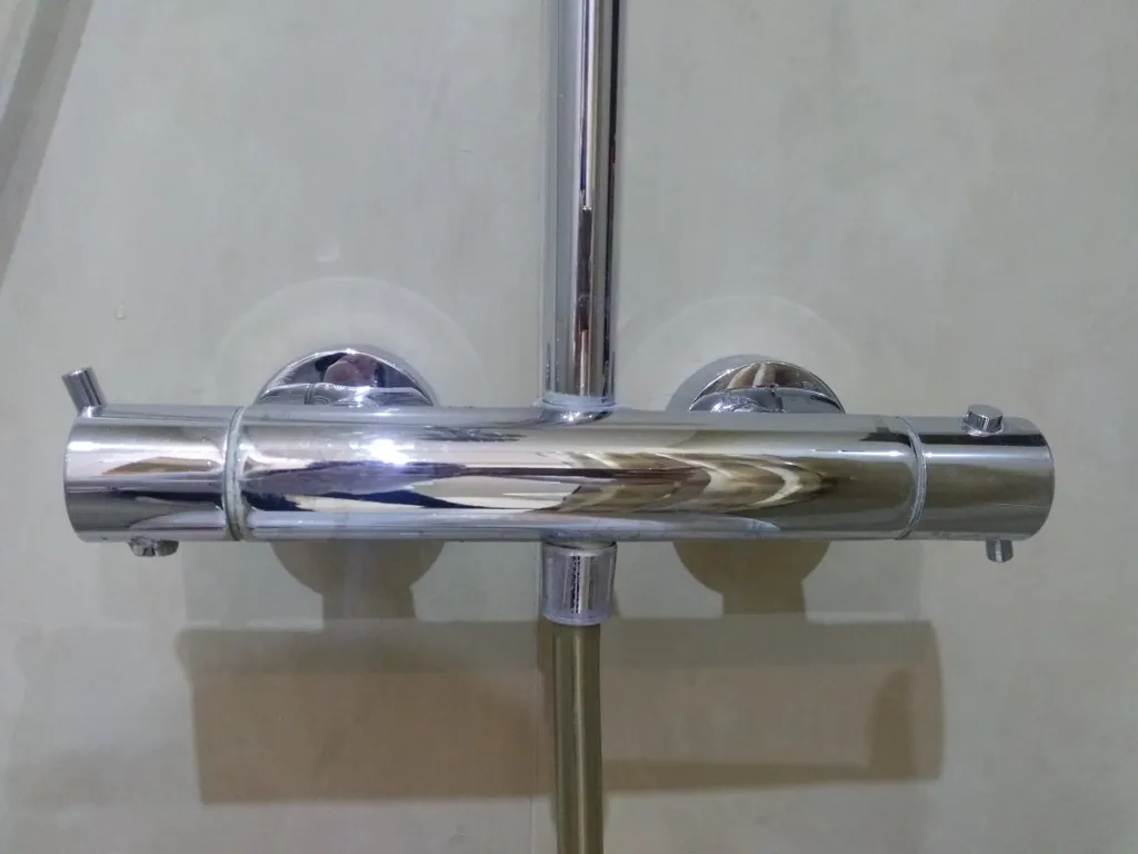 Квартира с массажным креслом и аквариумом