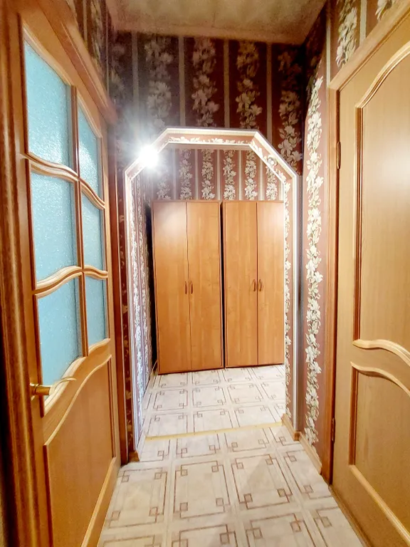 Хорошая 2х комнатная квартира с балконом в центре