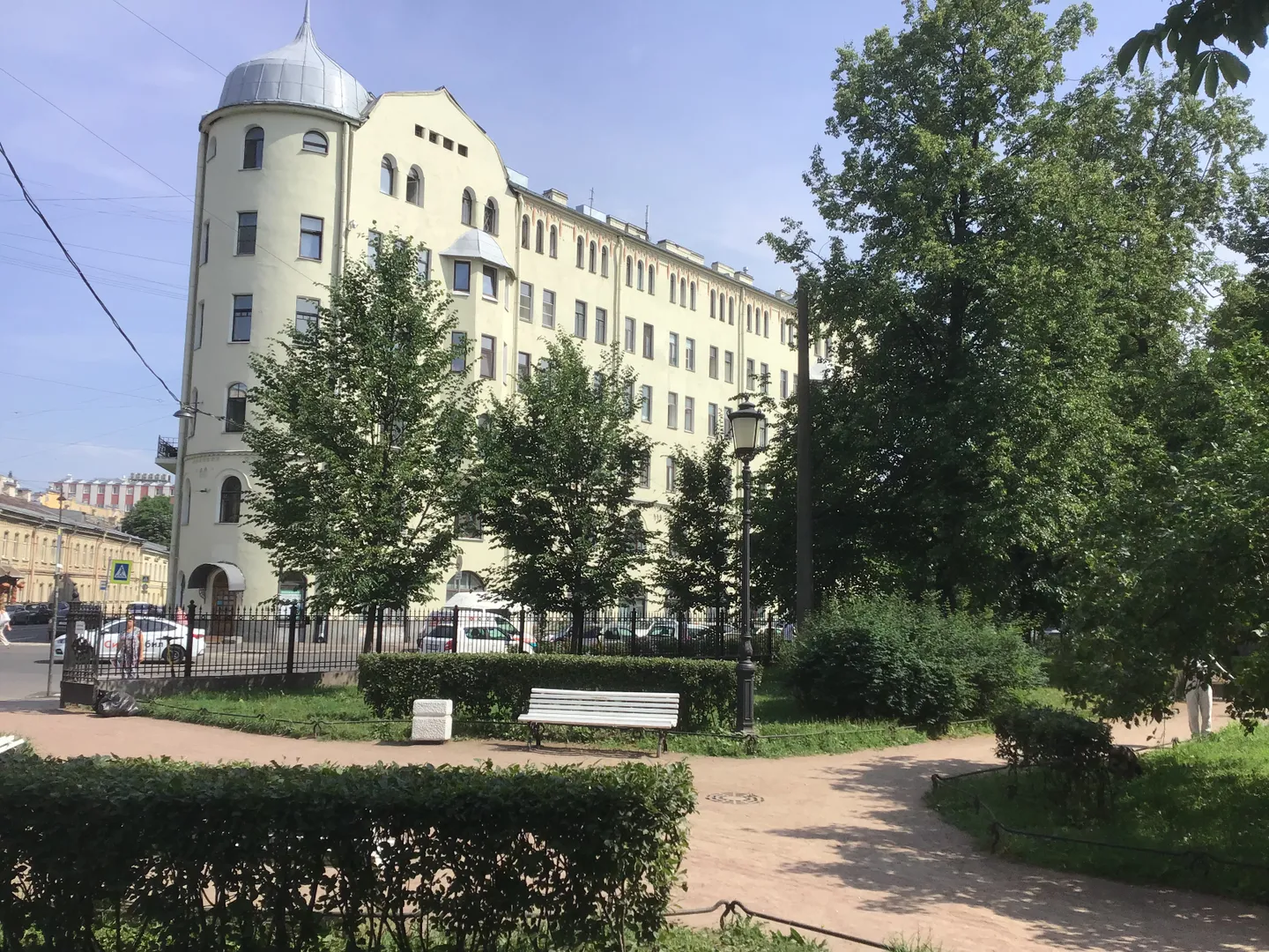 Сквер «Овсянниковский» у дома, исторический 