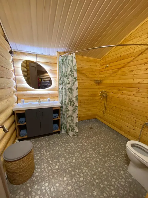 Домик со своим прудом и баней