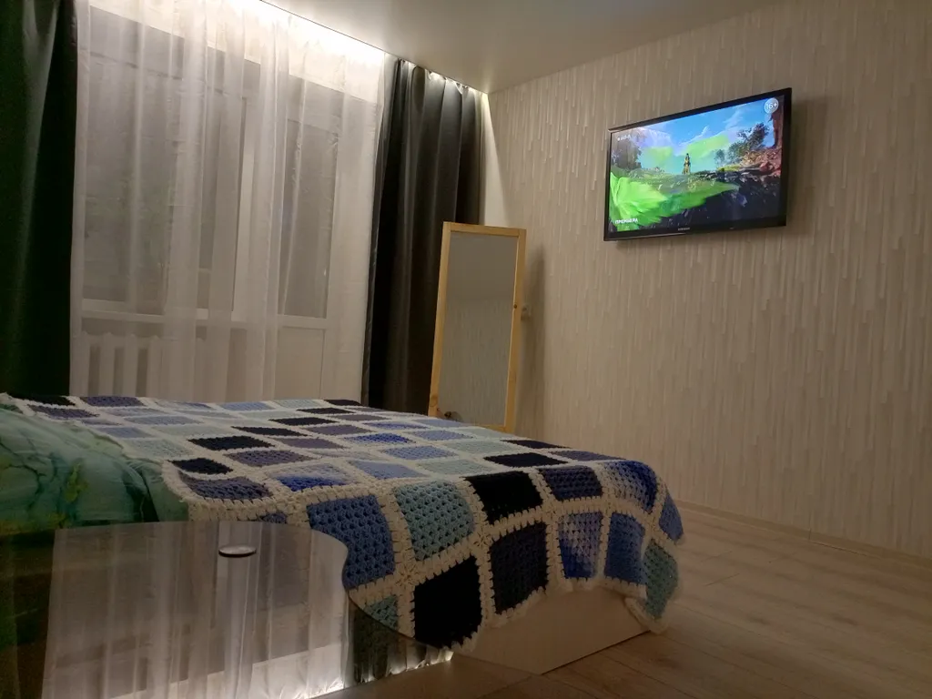 Ледовый дворец. Площадь герба и флага. Парк тысячелетия