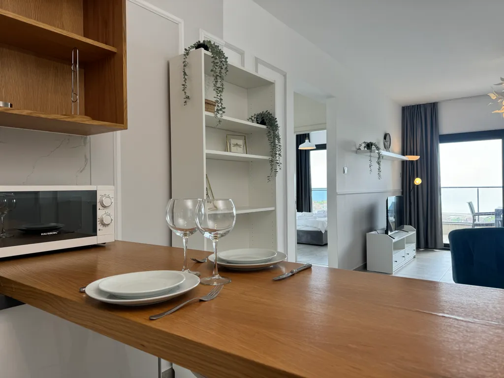 Стильные апартаменты с видом на море