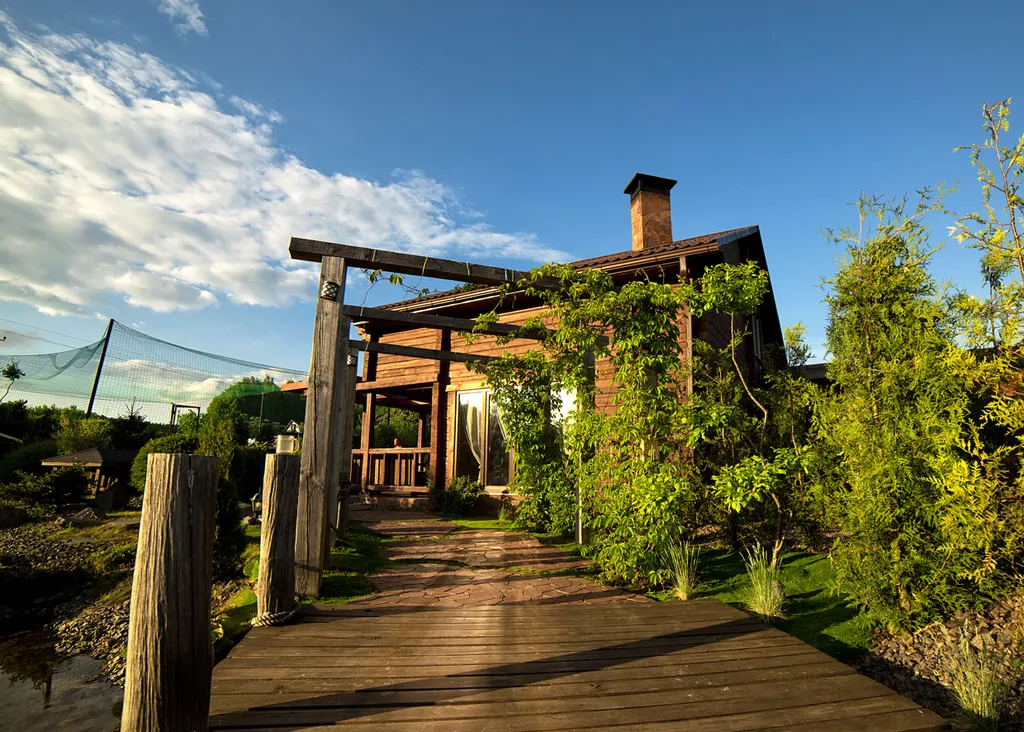 Рыжий кот - Деревянный Дом (WoodHouse)