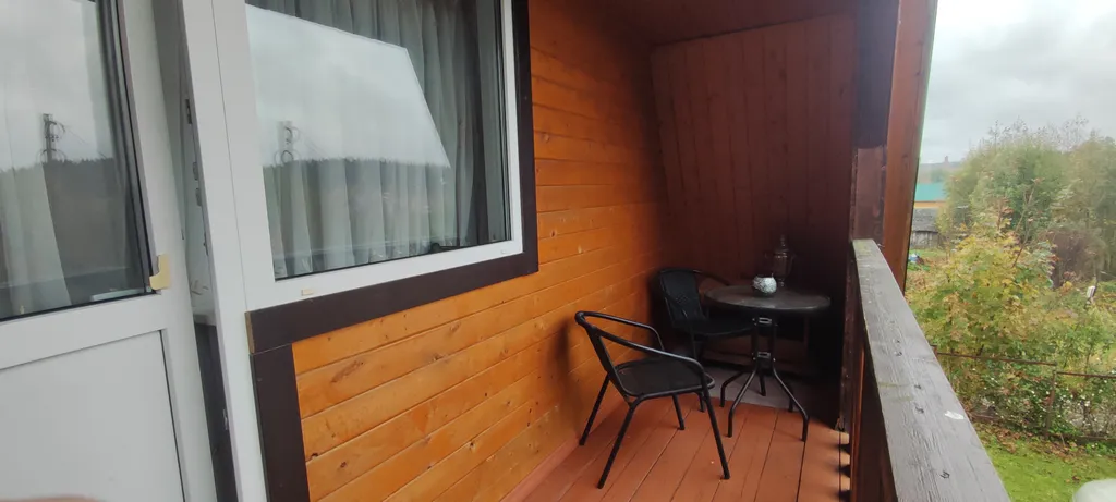 Уютный дом на живописном берегу реки Янис