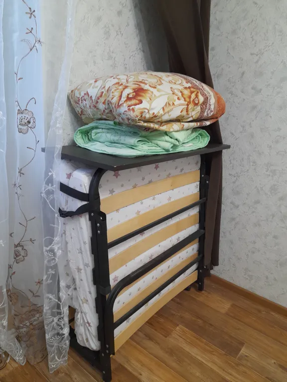 Коричневая студия в центре