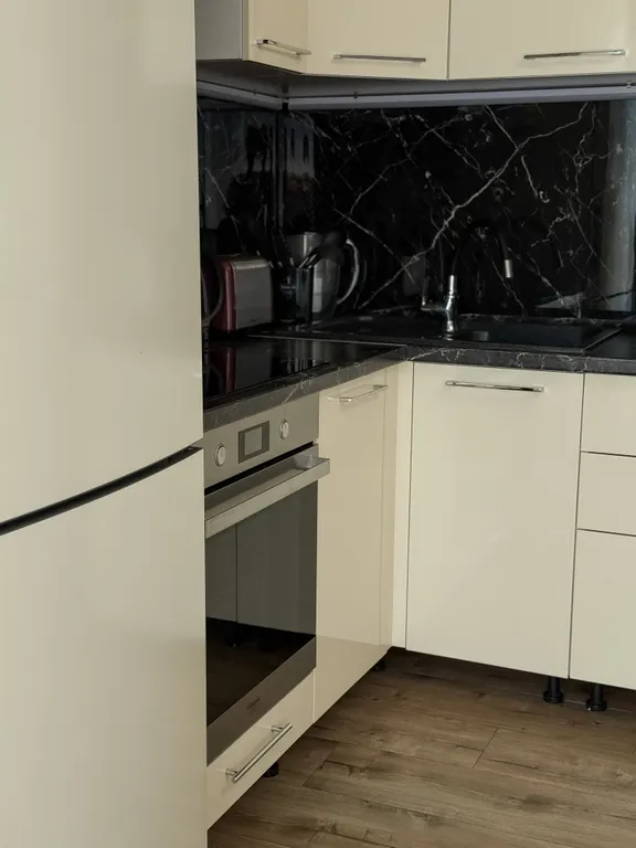 Квартира Трехкомнатная квартира с бассейном и потрясающим видом на море — Сириус