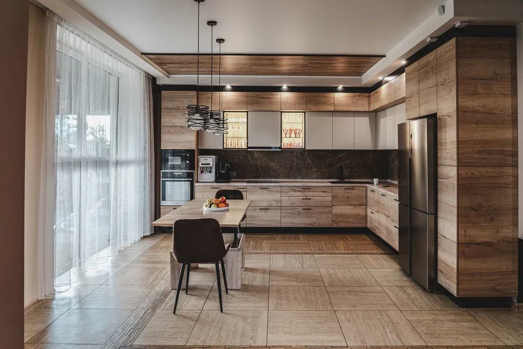 Новый дом с баней и бассейном у озера