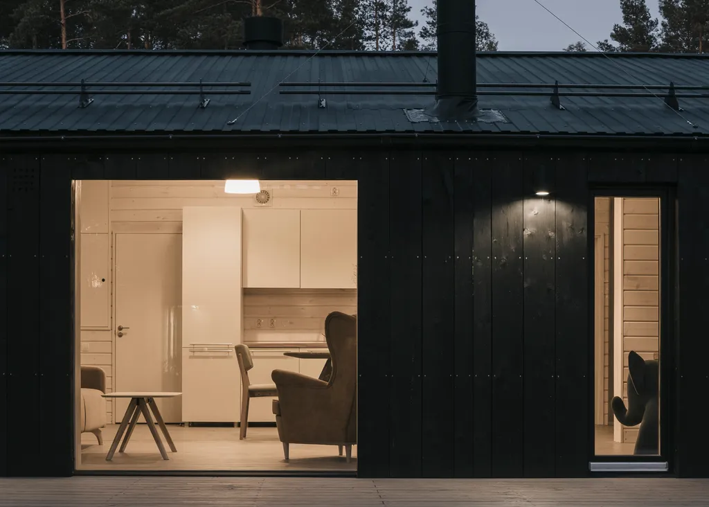 Загородный дом с просторной террасой и баней