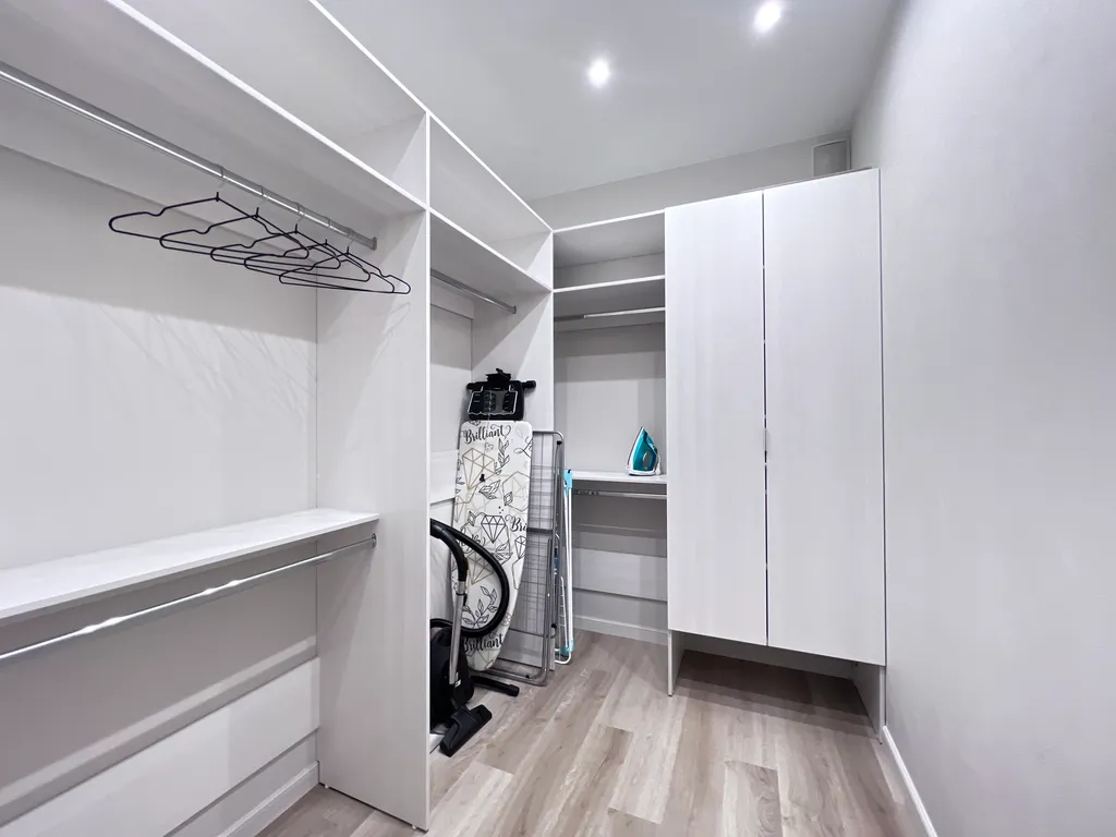 Трешка у аквапарка с панорамным видом на реку