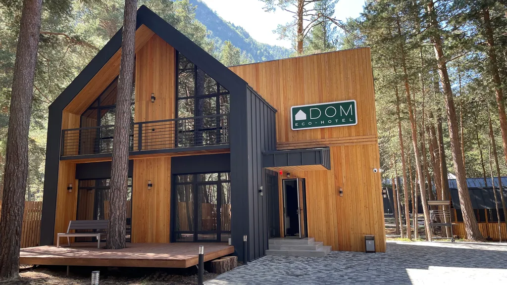 Коттедж Просторный номер с большой террасой в сосновом бору Приэльбрусья — аренда посуточно в Эльбрус