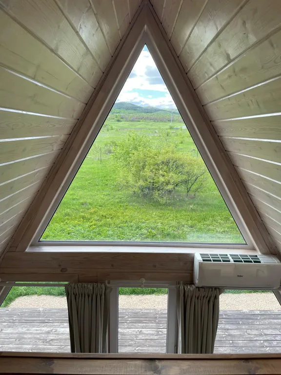 A-frame домик с видом на горнолыжку