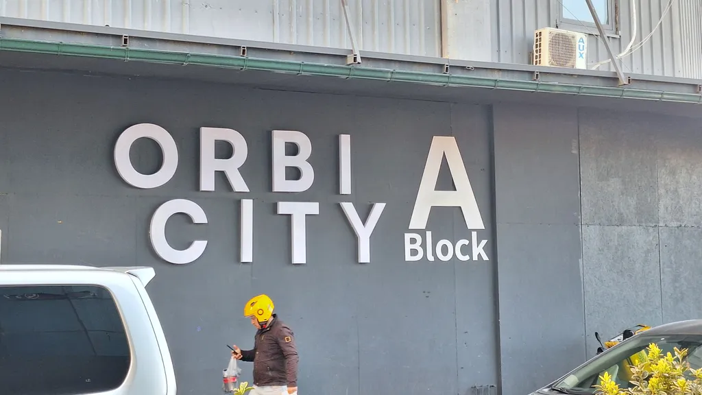 Orbi City - с видом на море