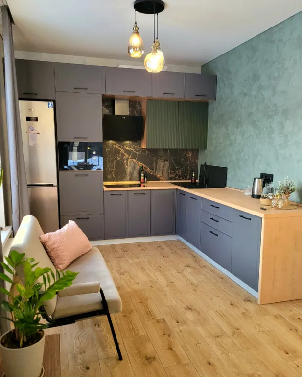 Дом с терассой на опушке леса