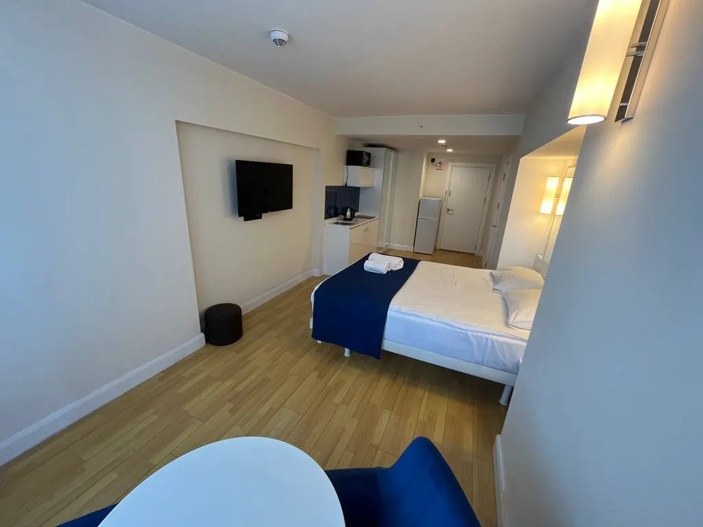 Апартаменты у моря с шикарным видом в Апарт-Отеле Orbi City