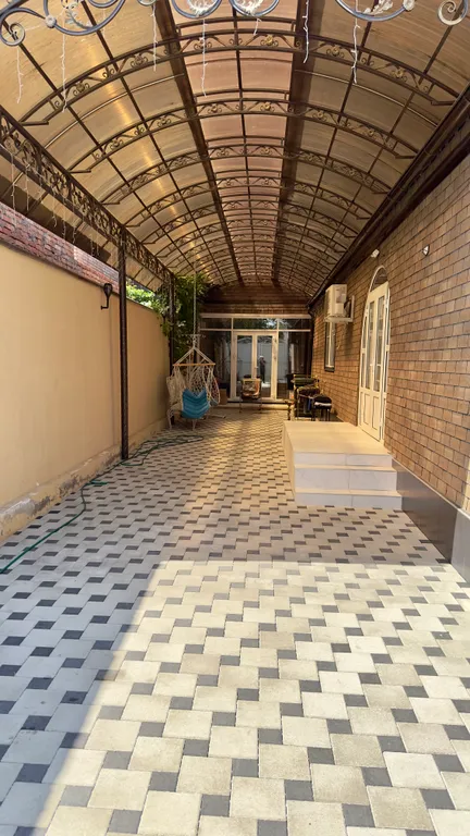 Второй этаж в доме в центре города, все в шаговой доступности