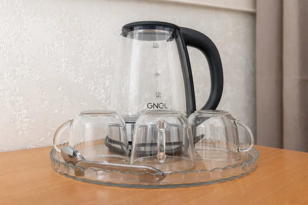 Трехместный улучшенный номер с собственной ванной комнатой