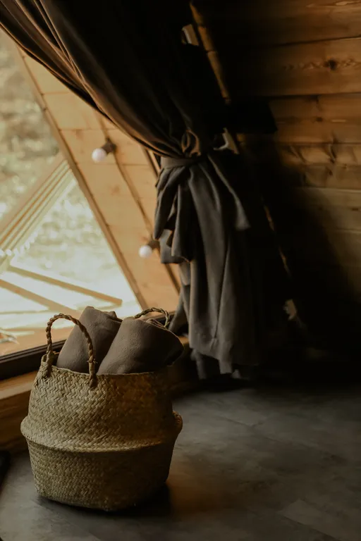 Коттедж Дом А-фрейм с джакузи в лесу — Северская