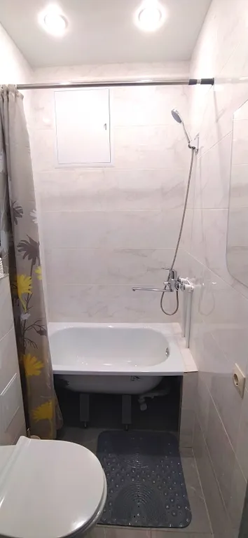 Чистая и комфортная студия в 300 метрах от метро Уралмаш