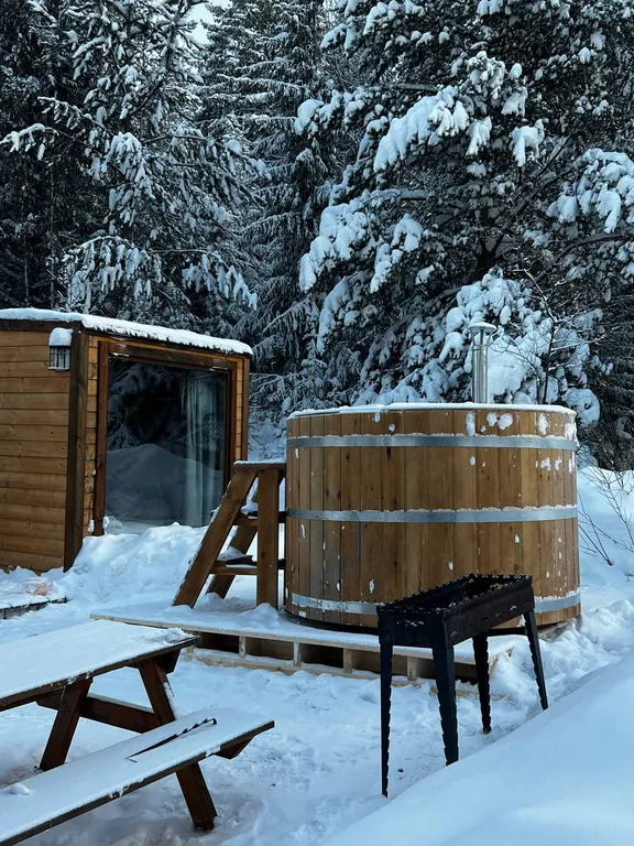 Семейный домик с отдельной спальней (эльбрус) горячая купель (платно)
