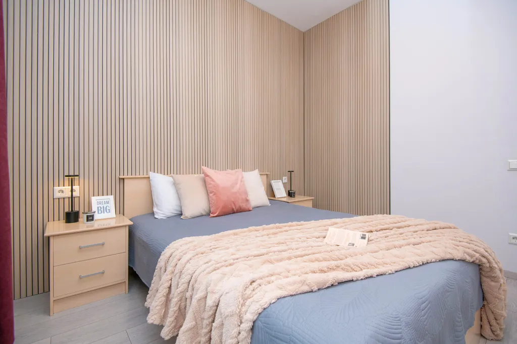 Уютные апартаменты с видом на колесо обозрения и город