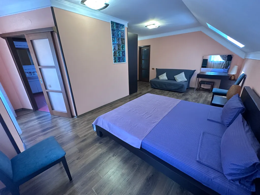 С бассейном на пляже