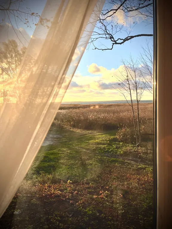 Домик с видом на залив