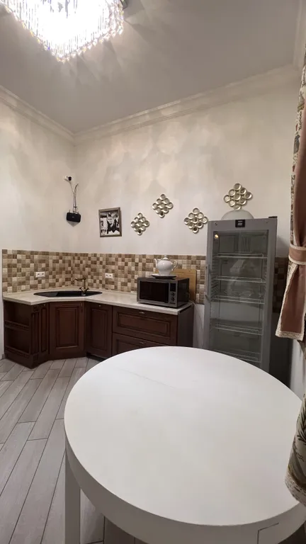 Дом "Вромса" на Хлебной - новый, брутальный, спокойный, комфортный.