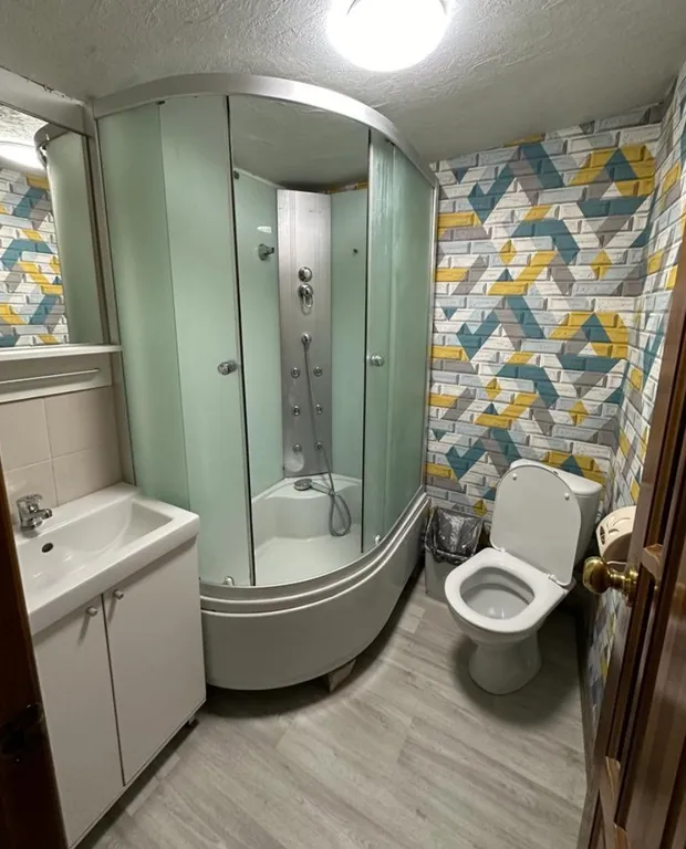 Трехместные с санузлом в номере