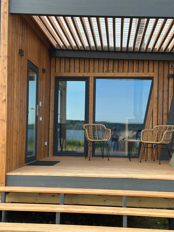 Коттедж Отдельностоящий дом с верандой и видом на озеро — Мичуринское