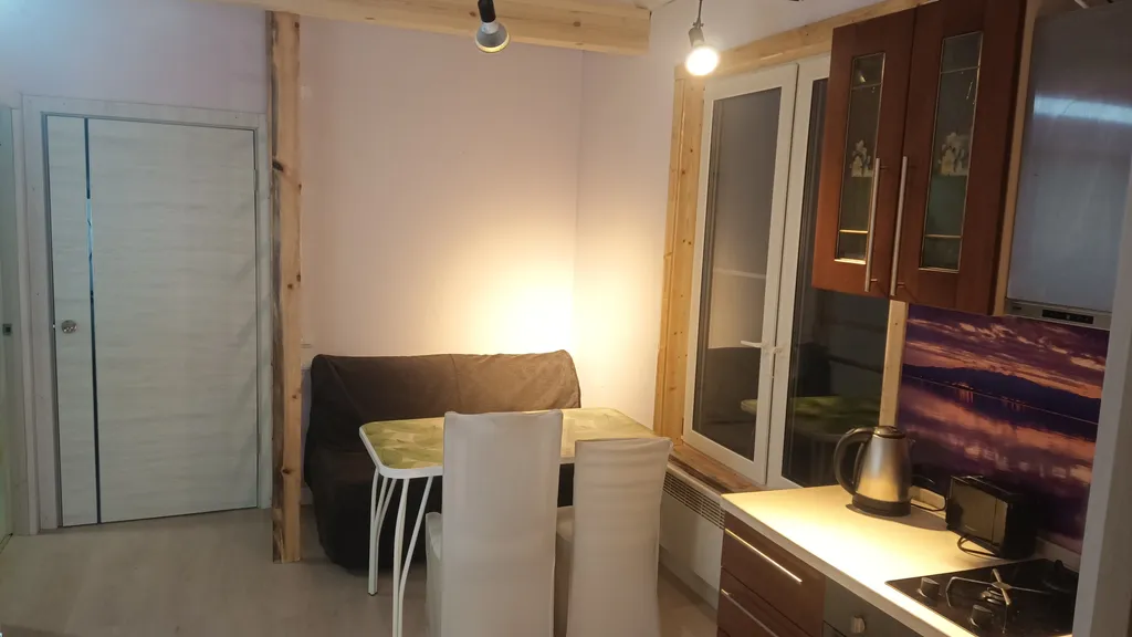 Дом на берегу протоки, ведущей в Вышневолоцкое водохранилище