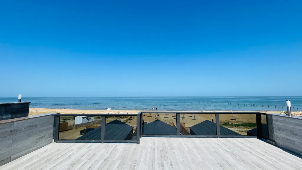 Котеджи у моря