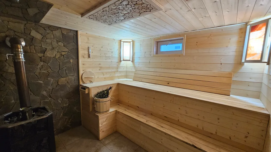 Дом с двумя спальнями и тёплым бассейном