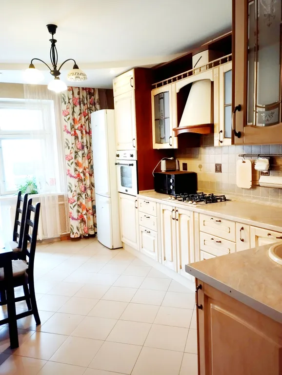 Великолепная семейная квартира в центре рядом с центральным парком