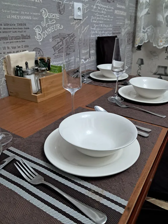 Квартира Уютная комфортабельная 3-комнатная квартира — Адлер