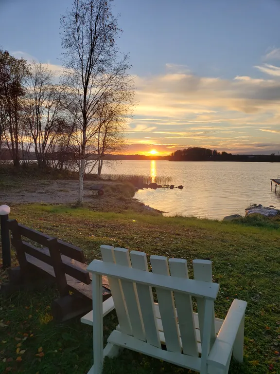 Домик у озера