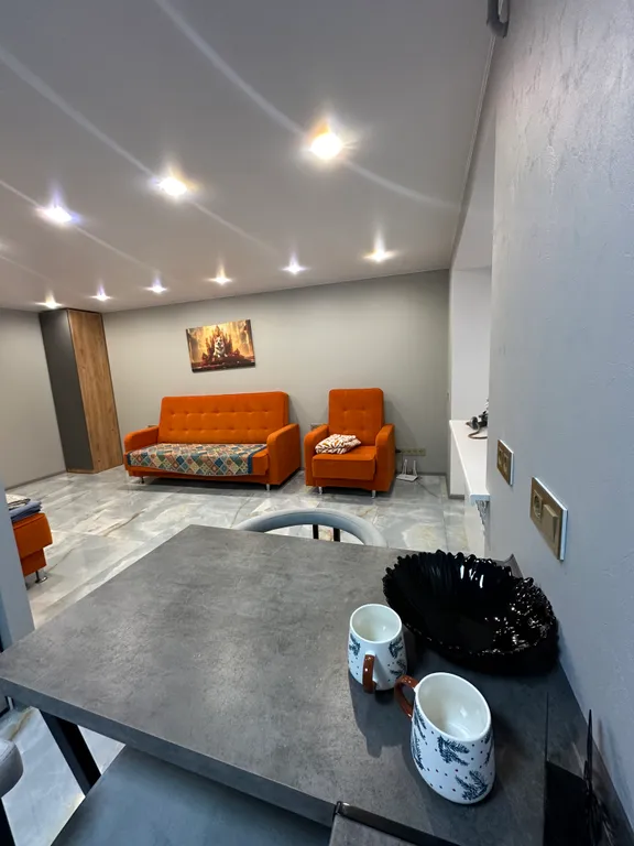 Новая квартира-студия — аренда посуточно в Глазов