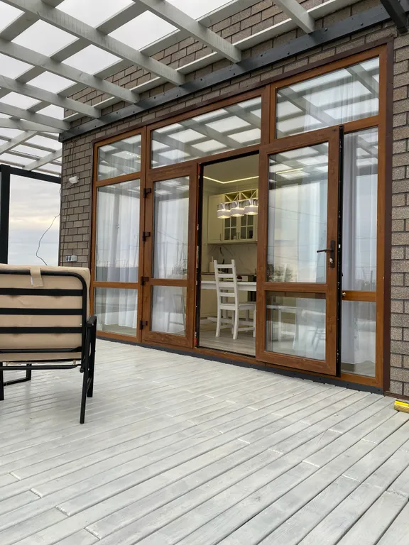 Дом с бассейном у моря