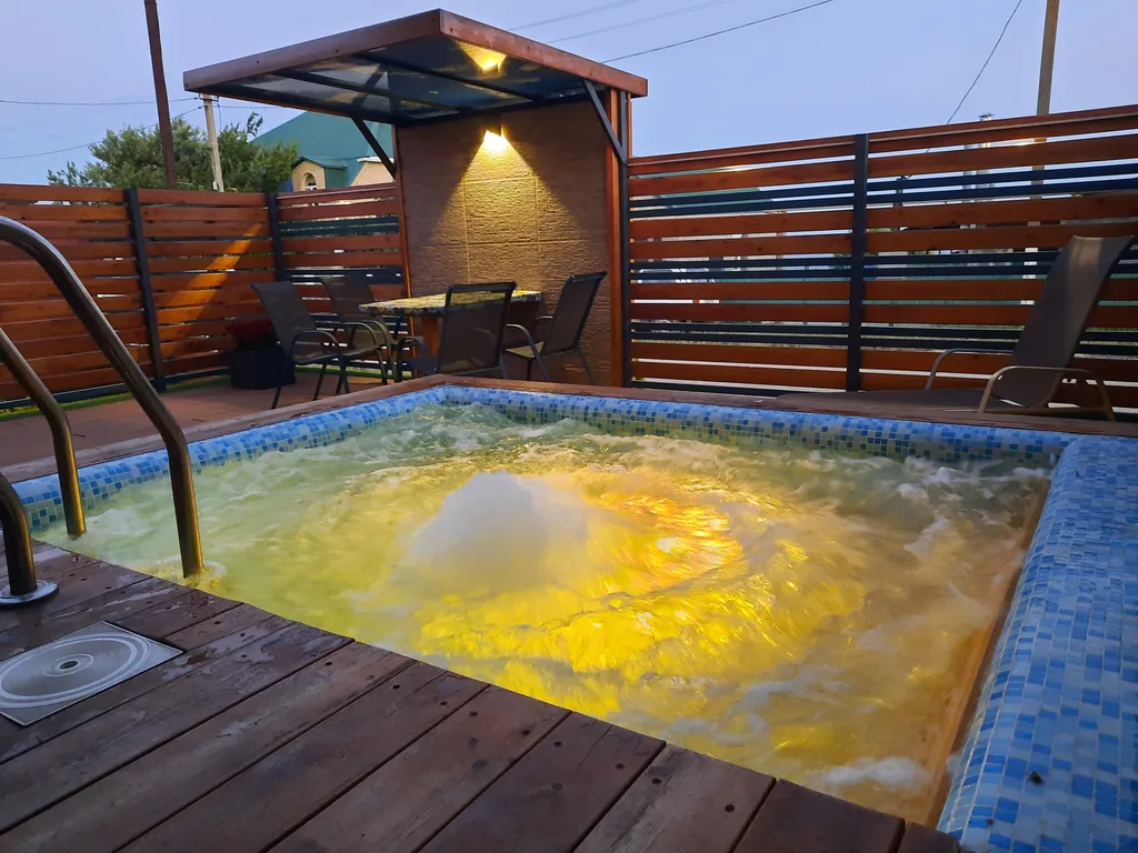 Дом с минибассейном