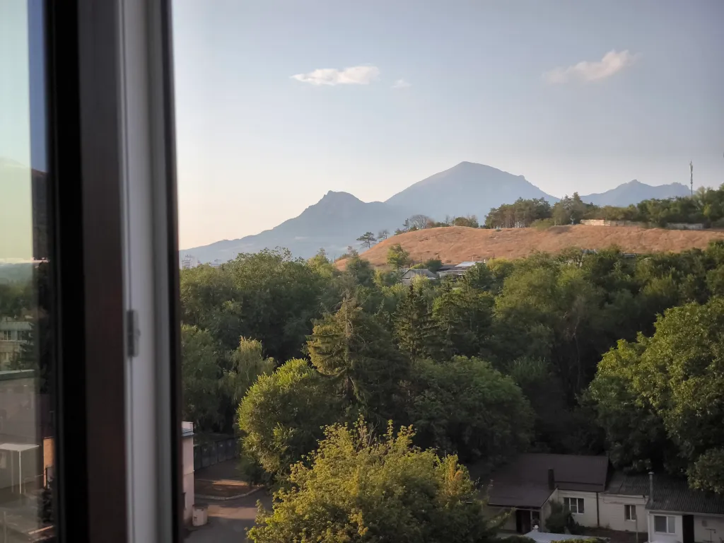 Апартаменты в ЖК Михайловский с панорамным видом на горы