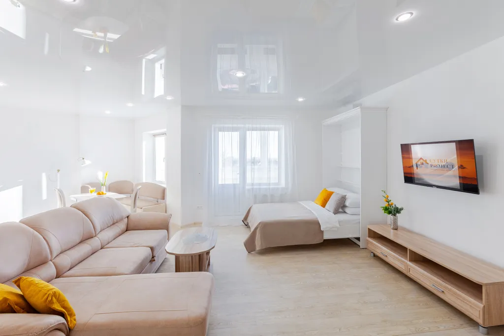 Большая студия около Железнодорожного вокзала в центре города