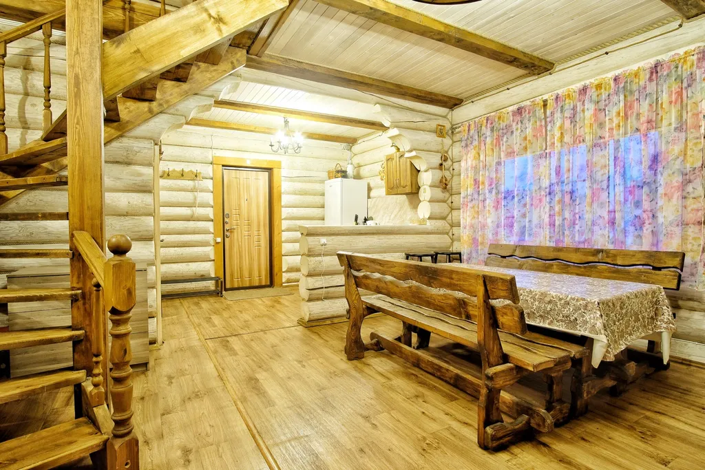 Уютный коттедж с балконом на шесть человек на берегу озера Селигер