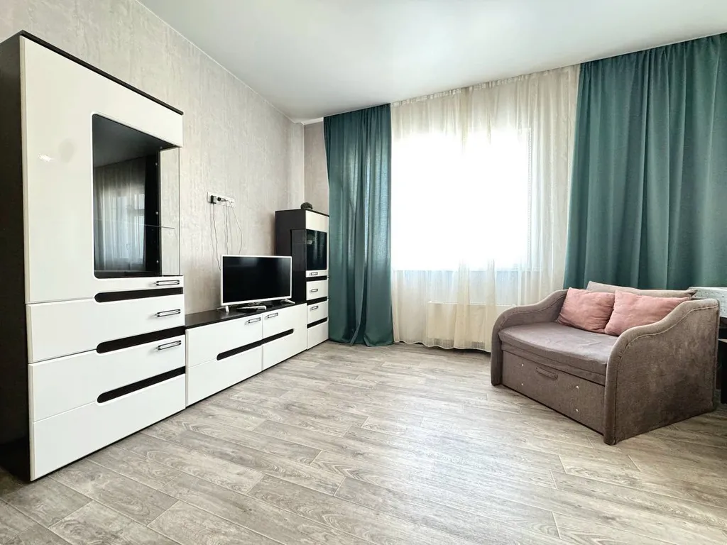 Студия с балконом рядом с Кузбасс Ареной и Ледовым дворцом