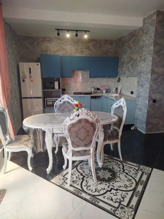 Дом с бассейном