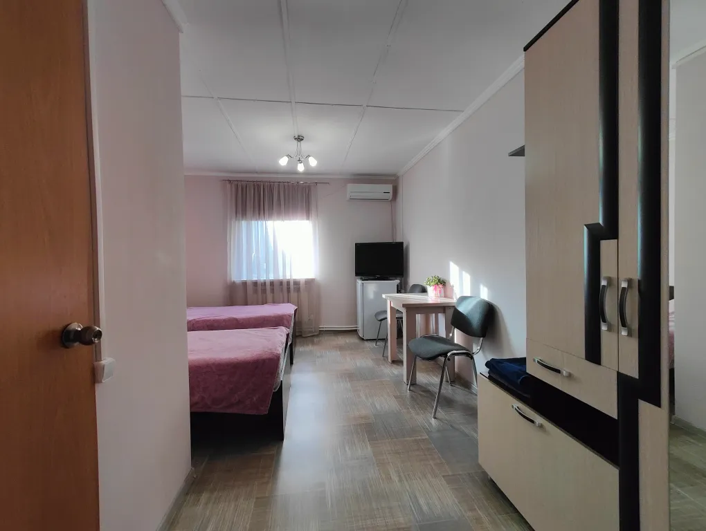 Апартаменты на демократической 85б розовые