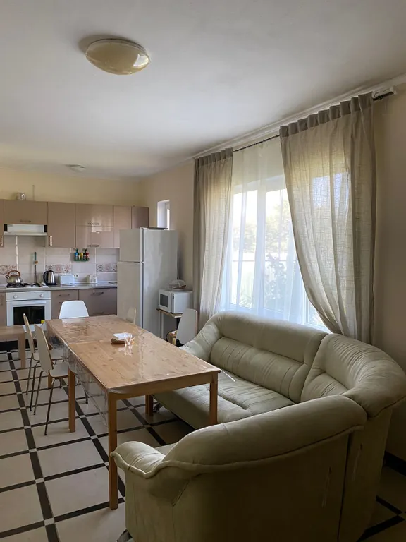 Дом у горной реки