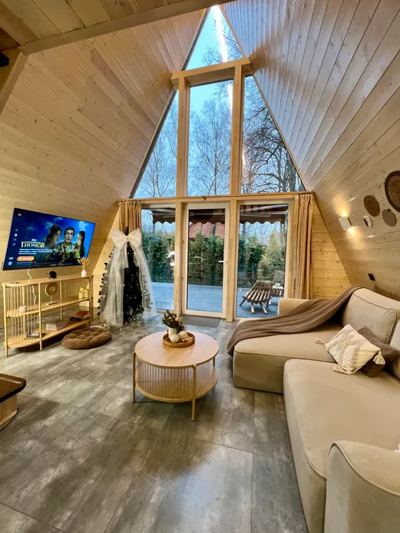 Коттедж Уютный дом Поле с баней на дровах и сибирским чаном — Лопатино