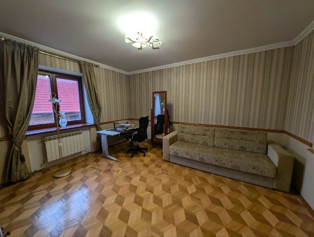 Коттедж с сауной, бассейном и бильярдом в 10 минутах от Минска