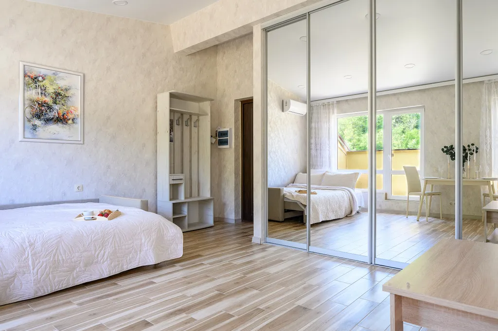 Студия с террасой и видом на горы