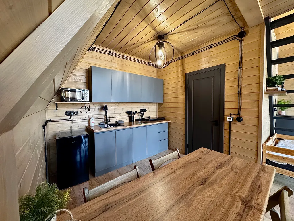 Домик у реки с банным чаном и сап-бордами